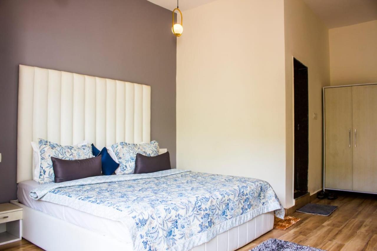 The Me Ra Kee House Hotel Morjim Exterior photo