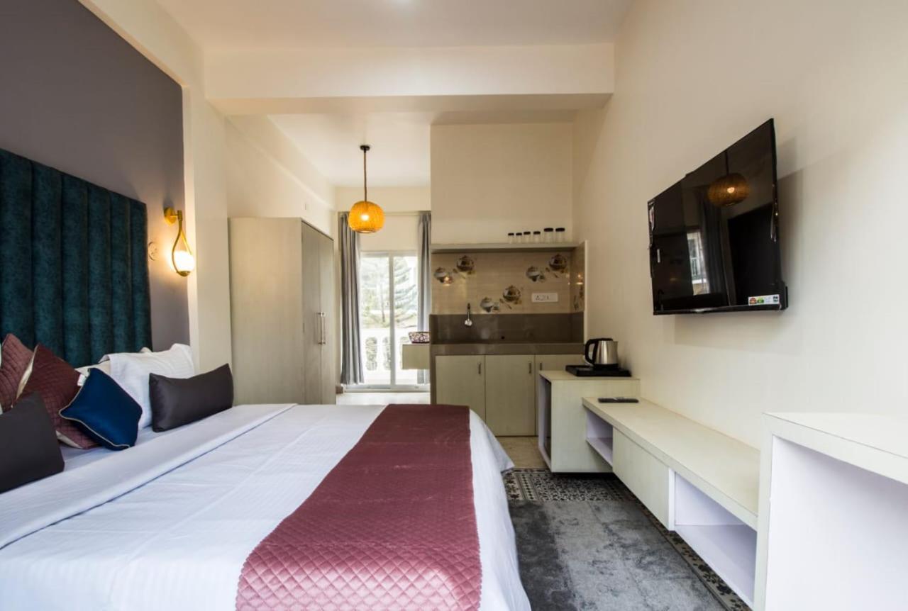 The Me Ra Kee House Hotel Morjim Exterior photo