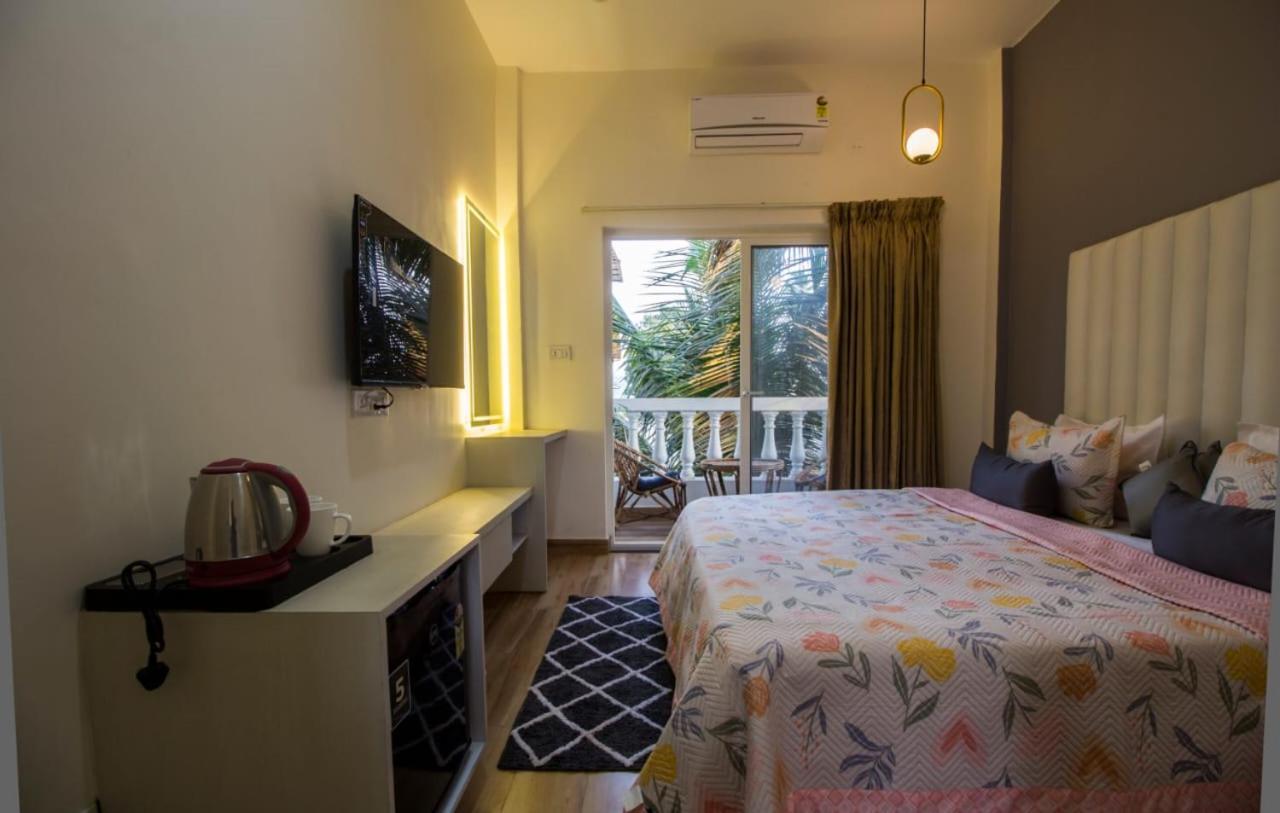 The Me Ra Kee House Hotel Morjim Exterior photo