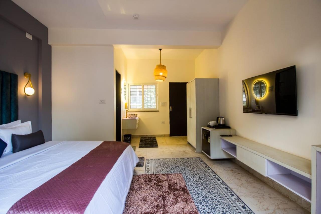 The Me Ra Kee House Hotel Morjim Exterior photo